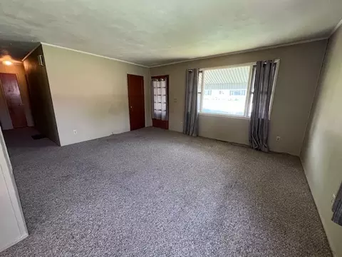 989 Monroe Dr, Freeport, IL 61032 photo 4