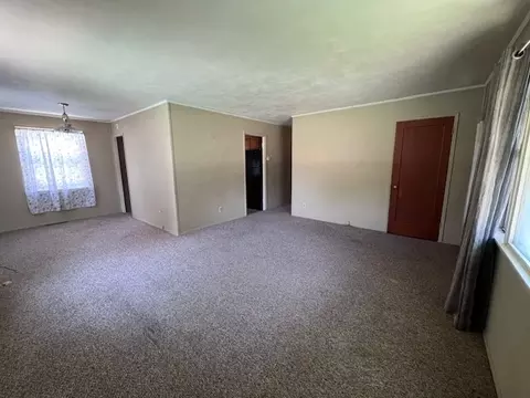 989 Monroe Dr, Freeport, IL 61032 photo 3
