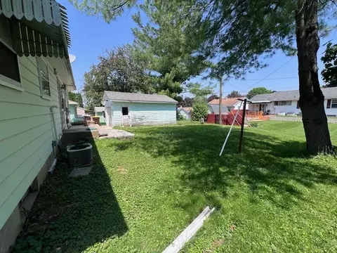 989 Monroe Dr, Freeport, IL 61032 photo 15