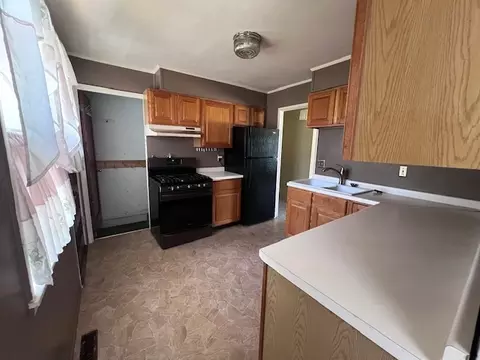 989 Monroe Dr, Freeport, IL 61032 photo 6