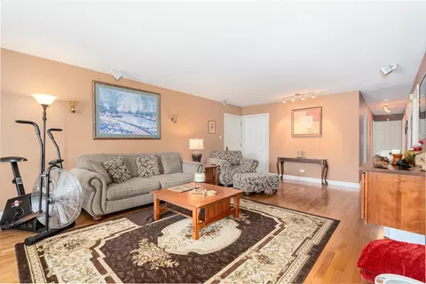 Living - 5319 155th St, Oak Forest, IL 60452 photo 2 of 2