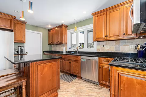 Kitchen - 5319 155th St, Oak Forest, IL 60452 photo 2 of 2