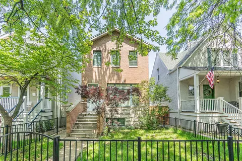 2332 W Morse Ave, Chicago, IL 60626