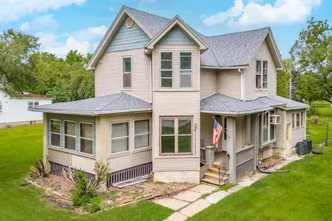 306 E Cherry St, Chatsworth, IL 60921 photo 1