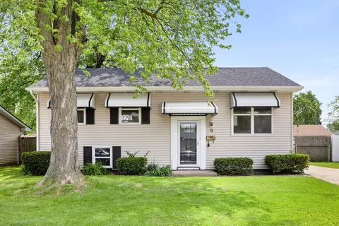9 Dover Ave, Romeoville, IL 60446