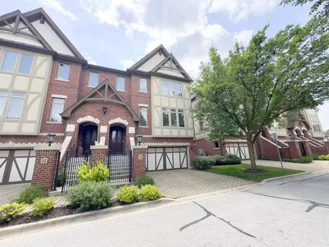 41 Cobblestone Dr, Saint Charles, IL 60174