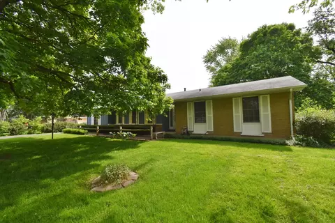 3 Pasadena Dr, Oswego, IL 60543