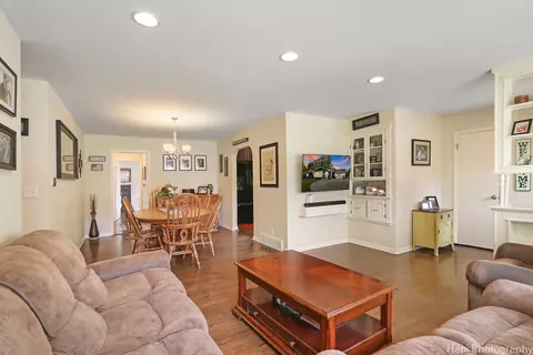 3608 W Clover Ave, Mchenry, IL 60050 photo 7