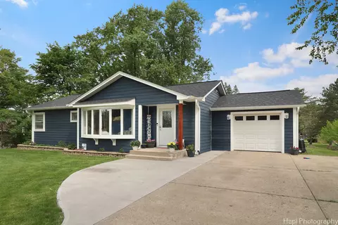 3608 W Clover Ave, Mchenry, IL 60050