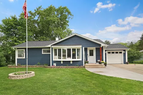 3608 W Clover Ave, Mchenry, IL 60050 photo 2