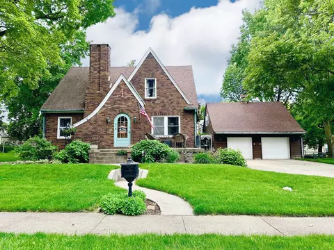 416 S Independence St, Monticello, IL 61856