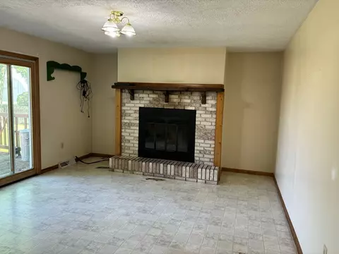 Living - 207 N Third St, Buckley, IL 60918 photo 2 of 2