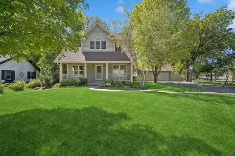 1210 Winaki Trl, Algonquin, IL 60102