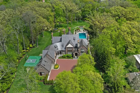 471 Hastings Rd, Lake Forest, IL 60045