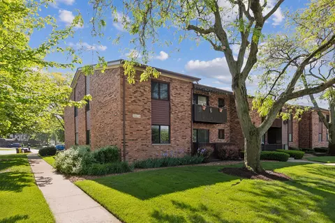 18001 Oak Park Ave #A, Tinley Park, IL 60477