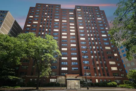 2909 N Sheridan Rd #308, Chicago, IL 60657