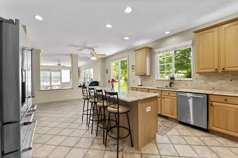 1365 Mulberry Ln, Cary, IL 60013 photo 13