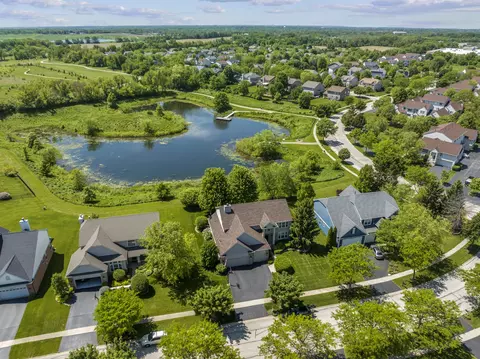 1365 Mulberry Ln, Cary, IL 60013 photo 3