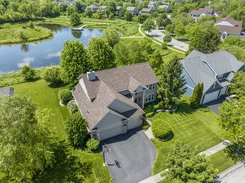 1365 Mulberry Ln, Cary, IL 60013