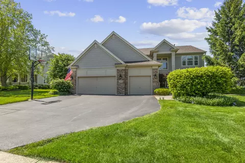 1365 Mulberry Ln, Cary, IL 60013 photo 2