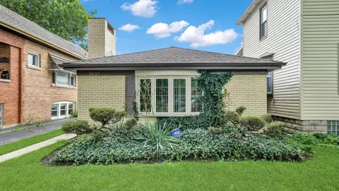 3237 W 61st St, Chicago, IL 60629