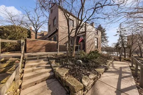 511 Burr Oak Pl, Hinsdale, IL 60521