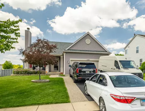 1048 Christine Ln, Antioch, IL 60002