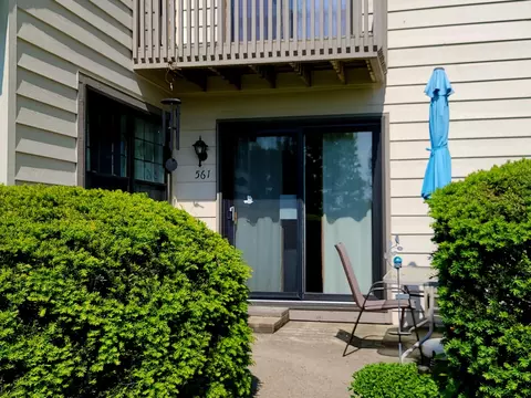 Exterior - 561 Dunham Rd, Gurnee, IL 60031 photo 5 of 8