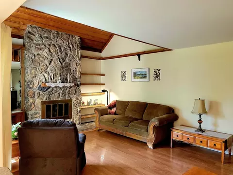Living - 561 Dunham Rd, Gurnee, IL 60031 photo 3 of 3