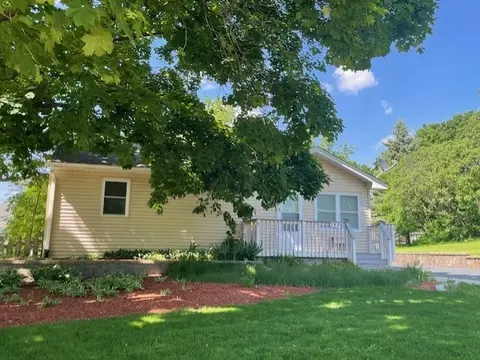 280 Grove Ave, Hampshire, IL 60140