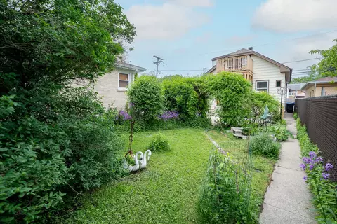 8138 W Addison St, Chicago, IL 60634