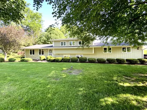 6 N530 Foley Ln, Saint Charles, IL 60175