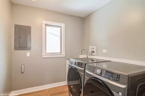 402 Surrey Rd, Bartlett, IL 60103 photo 14