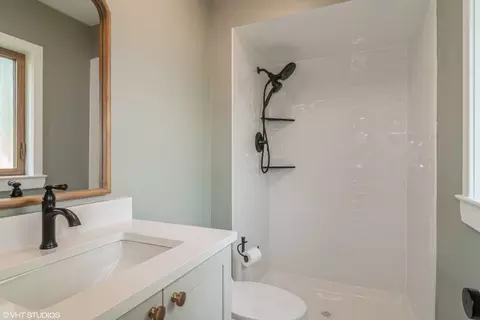 402 Surrey Rd, Bartlett, IL 60103 photo 8