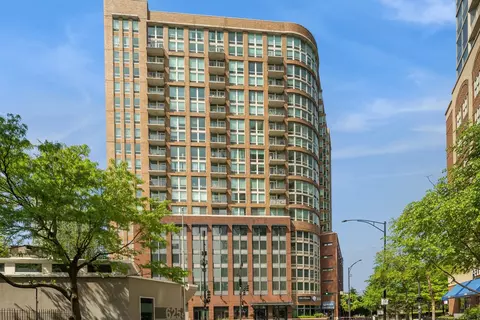 600 N Kingsbury St #501, Chicago, IL 60654