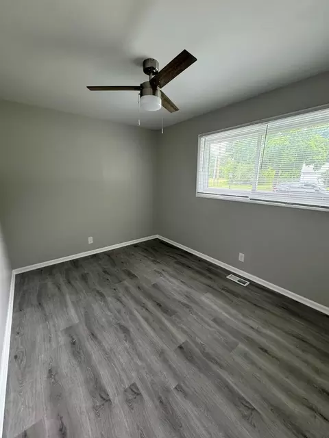 106 Circle Dr E, Montgomery, IL 60538 photo 9