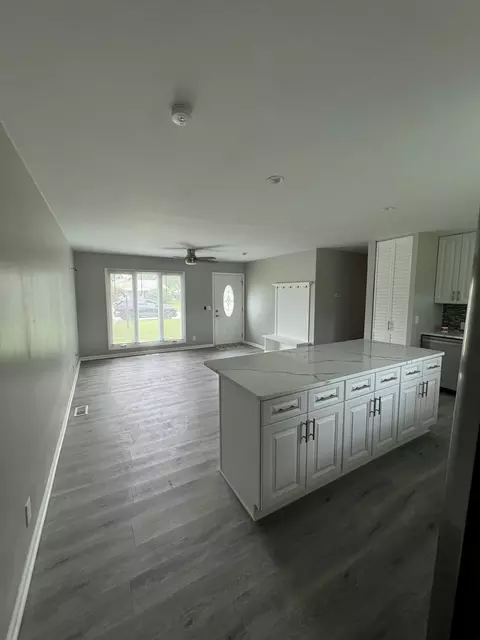 106 Circle Dr E, Montgomery, IL 60538 photo 3