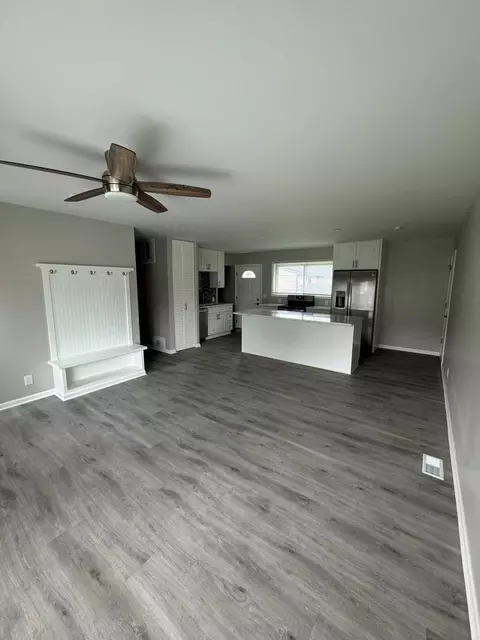 106 Circle Dr E, Montgomery, IL 60538 photo 4