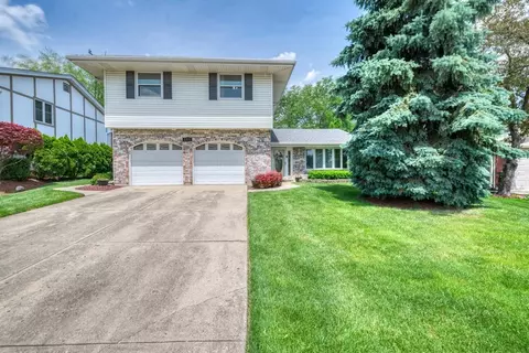 185 Salem Ct, Bloomingdale, IL 60108