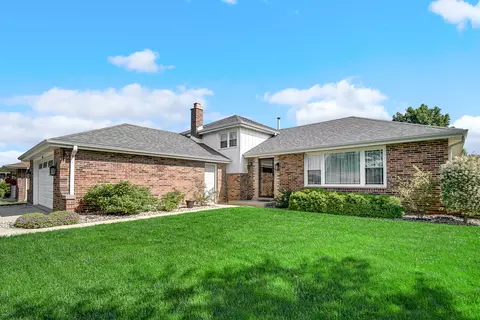 17547 S Redwood Ln, Tinley Park, IL 60477