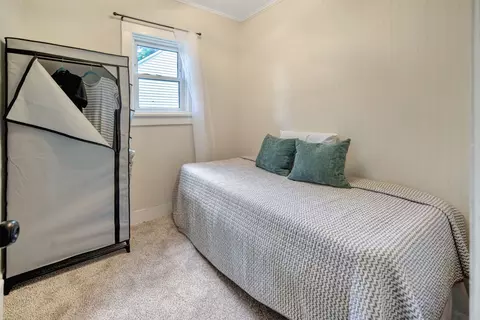 Bedroom - 943 S 7th Ave, Kankakee, IL 60901 photo 4 of 7