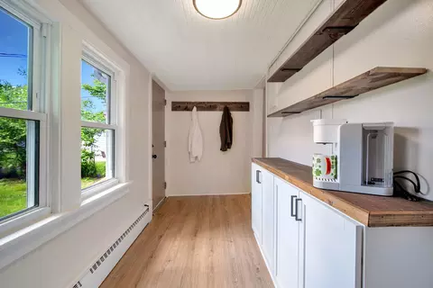 Entry Way - 943 S 7th Ave, Kankakee, IL 60901 photo 1 of 2