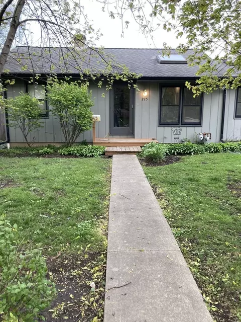 225 Nottingham Ave, Glenview, IL 60025