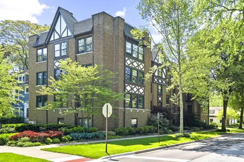 1920 Lincoln St #3S, Evanston, IL 60201