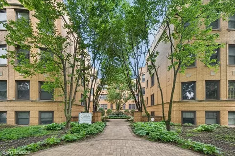 719 Mulford St #3F, Evanston, IL 60202