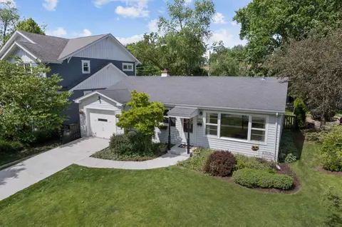 128 S Walnut Ave, Arlington Heights, IL 60005