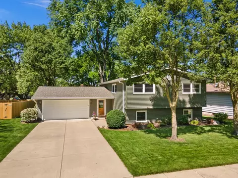 1609 S 13th Ave, Saint Charles, IL 60174