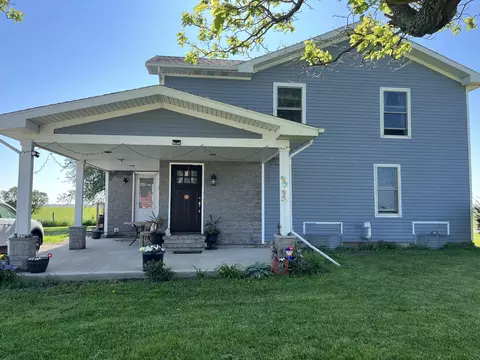 67 N 37th Rd, Mendota, IL 61342