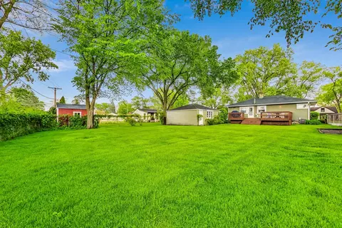 Exterior - 2124 Nimitz Dr, Des Plaines, IL 60018 photo 12 of 13