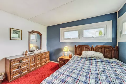 Bedroom - 2124 Nimitz Dr, Des Plaines, IL 60018 photo 1 of 4